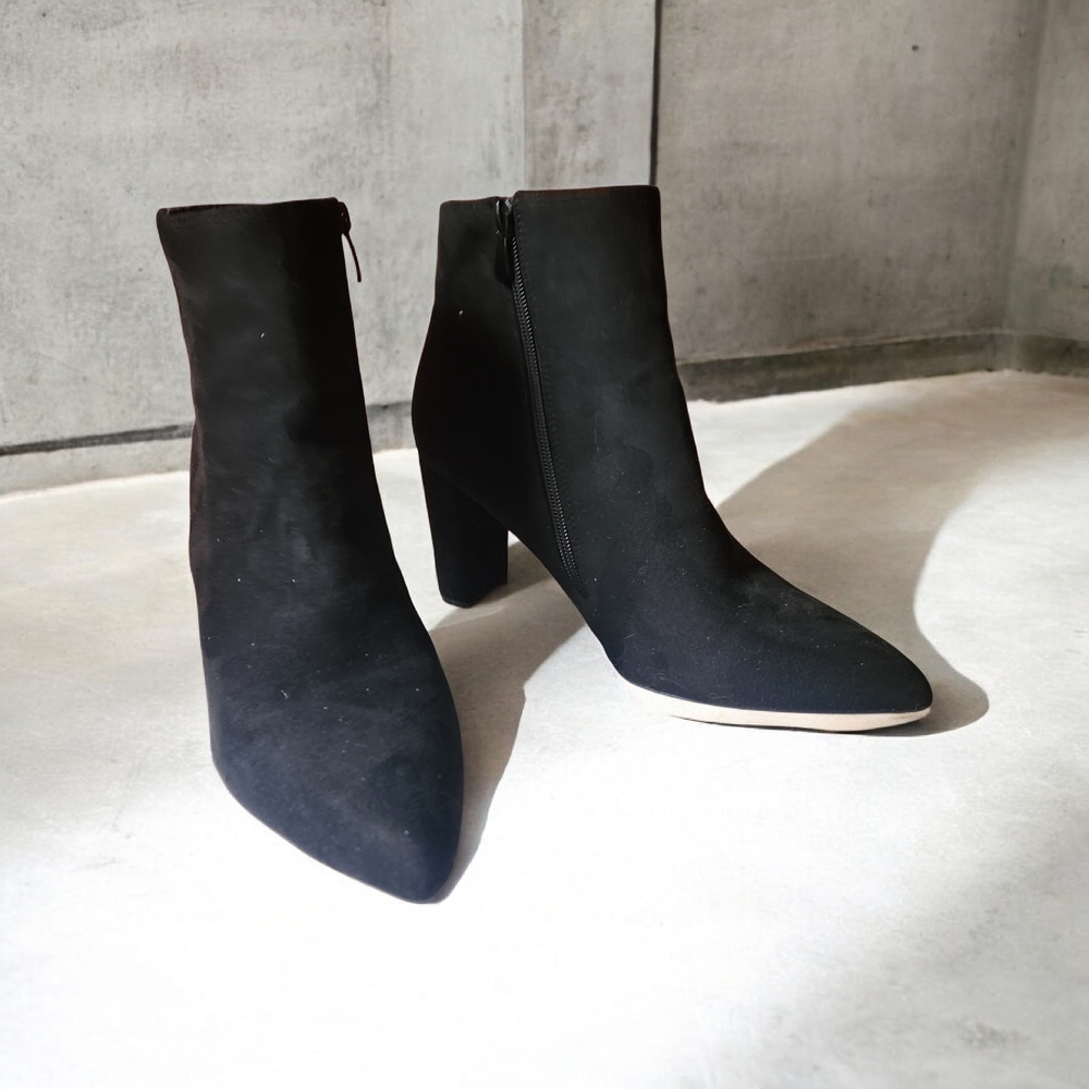 Dream Pairs Black Suede Like Block Heeled Pointed Toe Ankle Boots Size 11